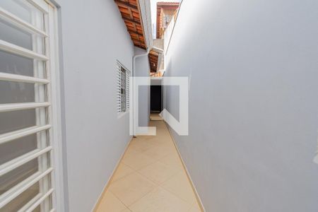 Casa à venda com 136m², 3 quartos e 4 vagas Casa à venda com 136m², 3 quartos e 4 vagasCorredor