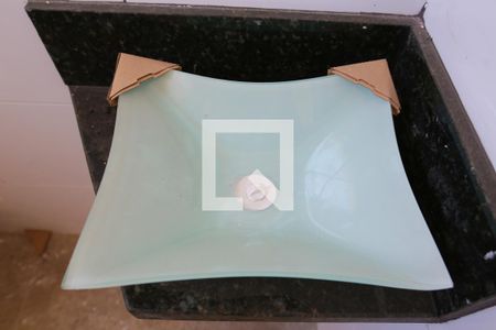 Apartamento à venda com 140m², 3 quartos e 2 vagas Apartamento à venda com 140m², 3 quartos e 2 vagasBanheiro da Suite