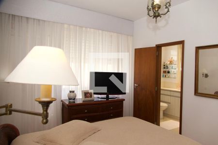 Apartamento à venda com 191m², 3 quartos e 2 vagas Apartamento à venda com 191m², 3 quartos e 2 vagasSuíte