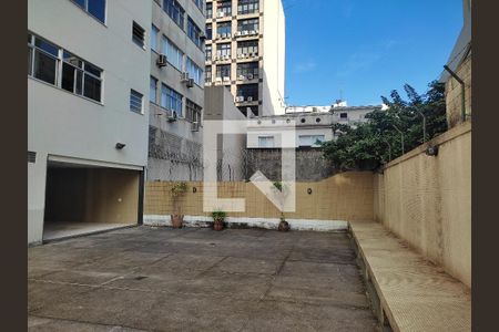 Apartamento à venda com 191m², 3 quartos e 2 vagas Apartamento à venda com 191m², 3 quartos e 2 vagasÁrea Comum - Playground