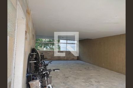Apartamento à venda com 191m², 3 quartos e 2 vagas Apartamento à venda com 191m², 3 quartos e 2 vagasÁrea Comum - Playground