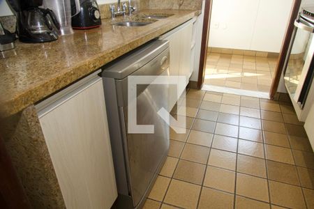 Apartamento à venda com 191m², 3 quartos e 2 vagas Apartamento à venda com 191m², 3 quartos e 2 vagasCozinha