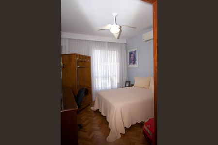 Apartamento à venda com 191m², 3 quartos e 2 vagas Apartamento à venda com 191m², 3 quartos e 2 vagasQuarto 1