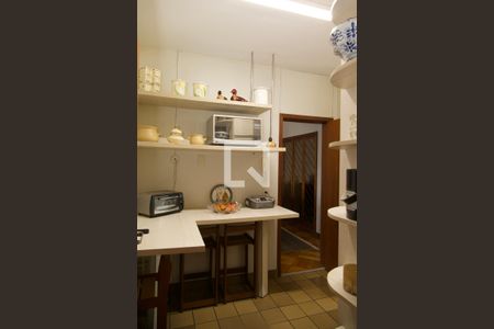 Apartamento à venda com 191m², 3 quartos e 2 vagas Apartamento à venda com 191m², 3 quartos e 2 vagasDespensa