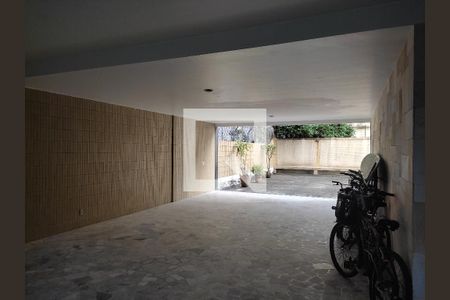 Apartamento à venda com 191m², 3 quartos e 2 vagas Apartamento à venda com 191m², 3 quartos e 2 vagasÁrea Comum - Playground
