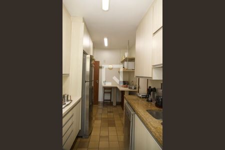 Apartamento à venda com 191m², 3 quartos e 2 vagas Apartamento à venda com 191m², 3 quartos e 2 vagasCozinha