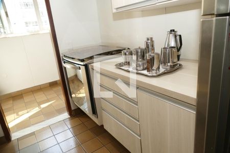 Apartamento à venda com 191m², 3 quartos e 2 vagas Apartamento à venda com 191m², 3 quartos e 2 vagasCozinha