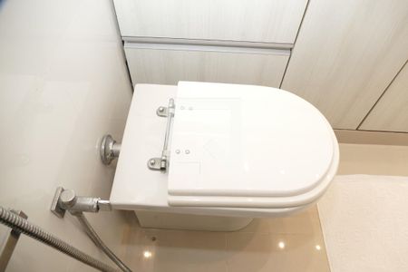 Apartamento à venda com 191m², 3 quartos e 2 vagas Apartamento à venda com 191m², 3 quartos e 2 vagasSuíte banheiro