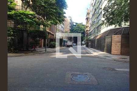 Apartamento à venda com 191m², 3 quartos e 2 vagas Apartamento à venda com 191m², 3 quartos e 2 vagasVista da Rua