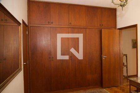 Apartamento à venda com 191m², 3 quartos e 2 vagas Apartamento à venda com 191m², 3 quartos e 2 vagasSuíte