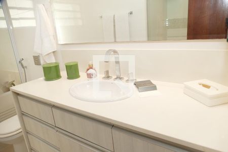 Apartamento à venda com 191m², 3 quartos e 2 vagas Apartamento à venda com 191m², 3 quartos e 2 vagasBanheiro social