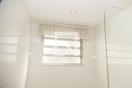 Apartamento à venda com 191m², 3 quartos e 2 vagas Apartamento à venda com 191m², 3 quartos e 2 vagasBanheiro social