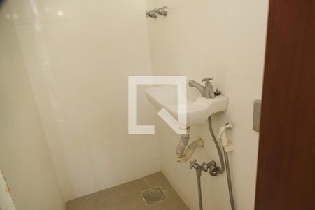 Apartamento à venda com 191m², 3 quartos e 2 vagas Apartamento à venda com 191m², 3 quartos e 2 vagasBanheiro serviço