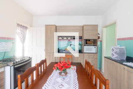 Casa à venda com 286m², 3 quartos e 6 vagas Casa à venda com 286m², 3 quartos e 6 vagasCozinha