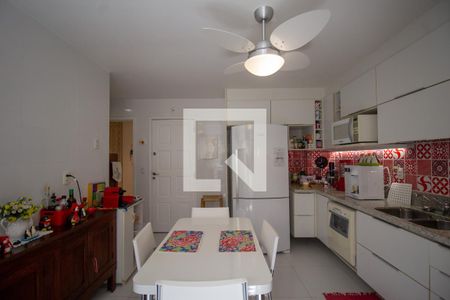 Apartamento à venda com 146m², 2 quartos e 2 vagas Apartamento à venda com 146m², 2 quartos e 2 vagasCozinha