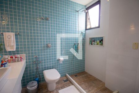 Apartamento à venda com 146m², 2 quartos e 2 vagas Apartamento à venda com 146m², 2 quartos e 2 vagasBanheiro da Suíte 1