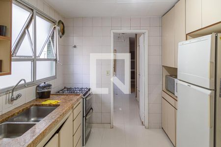 Apartamento à venda com 240m², 3 quartos e 2 vagasCozinha