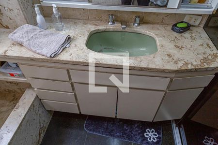 Apartamento à venda com 240m², 3 quartos e 2 vagasBanheiro da Suíte 2