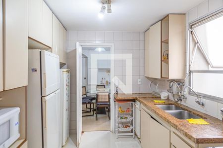 Apartamento à venda com 240m², 3 quartos e 2 vagasCozinha