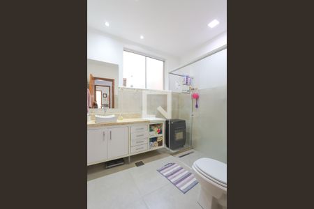 Apartamento à venda com 140m², 3 quartos e sem vaga Apartamento à venda com 140m², 3 quartos e sem vagaBanheiro 2