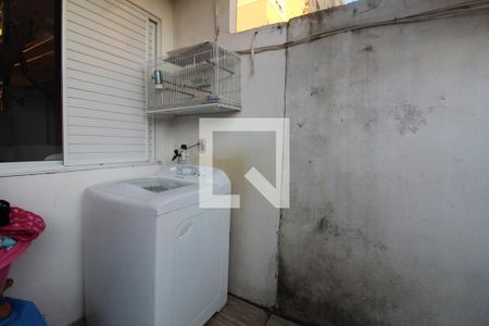 Casa de condomínio à venda com 75m², 3 quartos e 2 vagasÁrea de Serviço