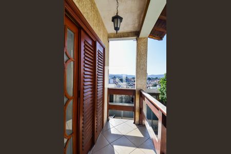 Casa à venda com 592m², 3 quartos e 5 vagasVaranda da Quarto 2 - Suíte