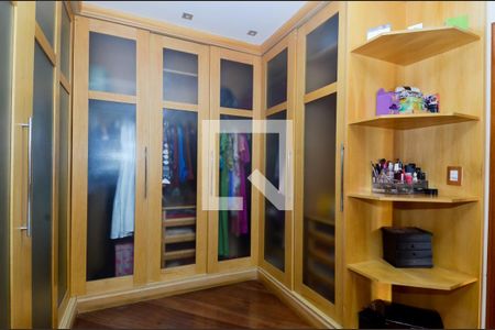 Casa à venda com 592m², 3 quartos e 5 vagasCloset da suíte 3