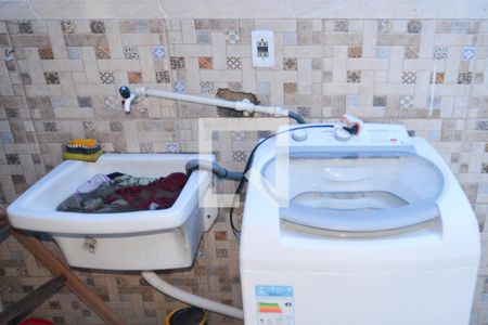 Casa à venda com 100m², 3 quartos e sem vagaQuintal