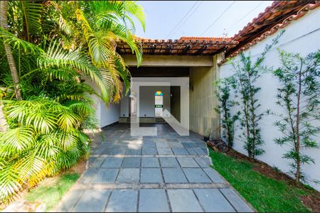 Casa à venda com 315m², 4 quartos e 3 vagasÁrea