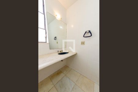 Casa à venda com 315m², 4 quartos e 3 vagasBanheiro social