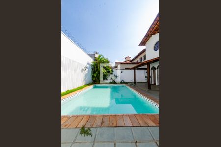 Casa à venda com 315m², 4 quartos e 3 vagasPiscina