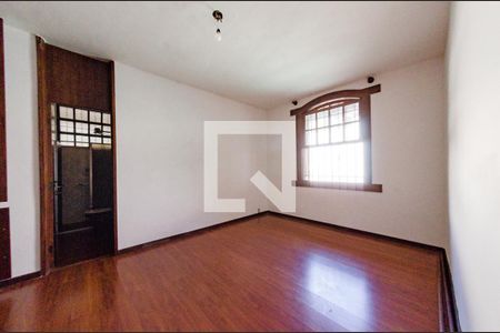 Casa à venda com 315m², 4 quartos e 3 vagasSuíte 1