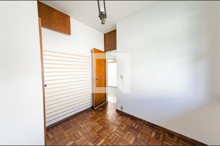 Casa à venda com 315m², 4 quartos e 3 vagasQuarto de serviço