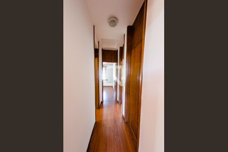 Casa à venda com 315m², 4 quartos e 3 vagasCorredor