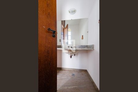 Casa à venda com 315m², 4 quartos e 3 vagasLavabo