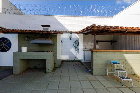 Casa à venda com 315m², 4 quartos e 3 vagasChurrasqueira