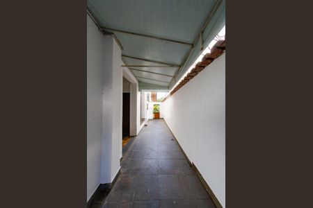 Casa à venda com 315m², 4 quartos e 3 vagasCorredor lateral