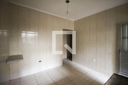 Cozinha de casa para alugar com 1 quarto, 50m² em Parque dos Bancários, São Paulo