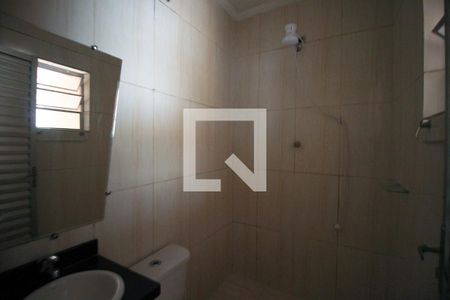 Banheiro de casa para alugar com 1 quarto, 50m² em Parque dos Bancários, São Paulo