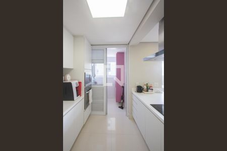 Apartamento à venda com 125m², 2 quartos e 2 vagasCozinha