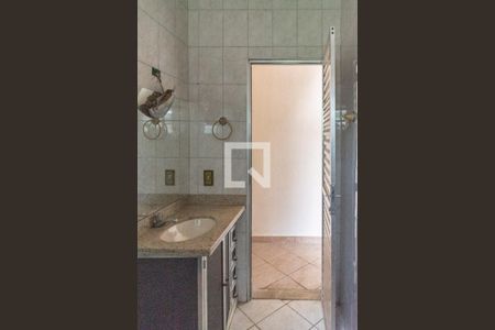 Casa à venda com 350m², 4 quartos e 2 vagasBanheiro de Serviço