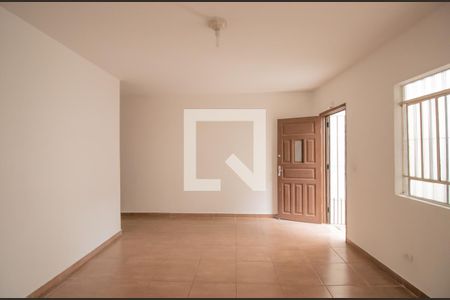 Sala de casa para alugar com 2 quartos, 200m² em Chácara Inglesa, São Paulo