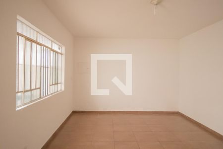 Sala de casa para alugar com 2 quartos, 200m² em Chácara Inglesa, São Paulo