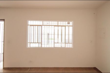 Sala de casa para alugar com 2 quartos, 200m² em Chácara Inglesa, São Paulo