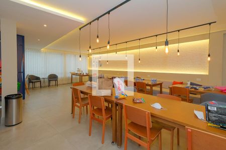 Apartamento à venda com 253m², 3 quartos e 2 vagas Apartamento à venda com 253m², 3 quartos e 2 vagasSalão de Festas