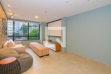 Apartamento à venda com 253m², 3 quartos e 2 vagas Apartamento à venda com 253m², 3 quartos e 2 vagasSala de TV