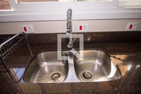 Casa de condomínio à venda com 250m², 3 quartos e 2 vagas Casa de condomínio à venda com 250m², 3 quartos e 2 vagasCozinha