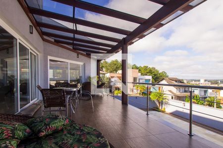 Casa de condomínio à venda com 250m², 3 quartos e 2 vagas Casa de condomínio à venda com 250m², 3 quartos e 2 vagasVaranda