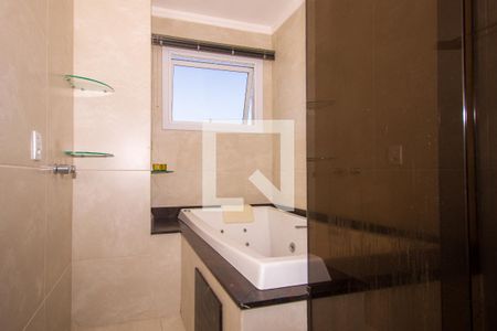 Casa de condomínio à venda com 250m², 3 quartos e 2 vagas Casa de condomínio à venda com 250m², 3 quartos e 2 vagasBanheiro da Suíte 2