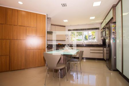 Casa de condomínio à venda com 250m², 3 quartos e 2 vagas Casa de condomínio à venda com 250m², 3 quartos e 2 vagasCozinha